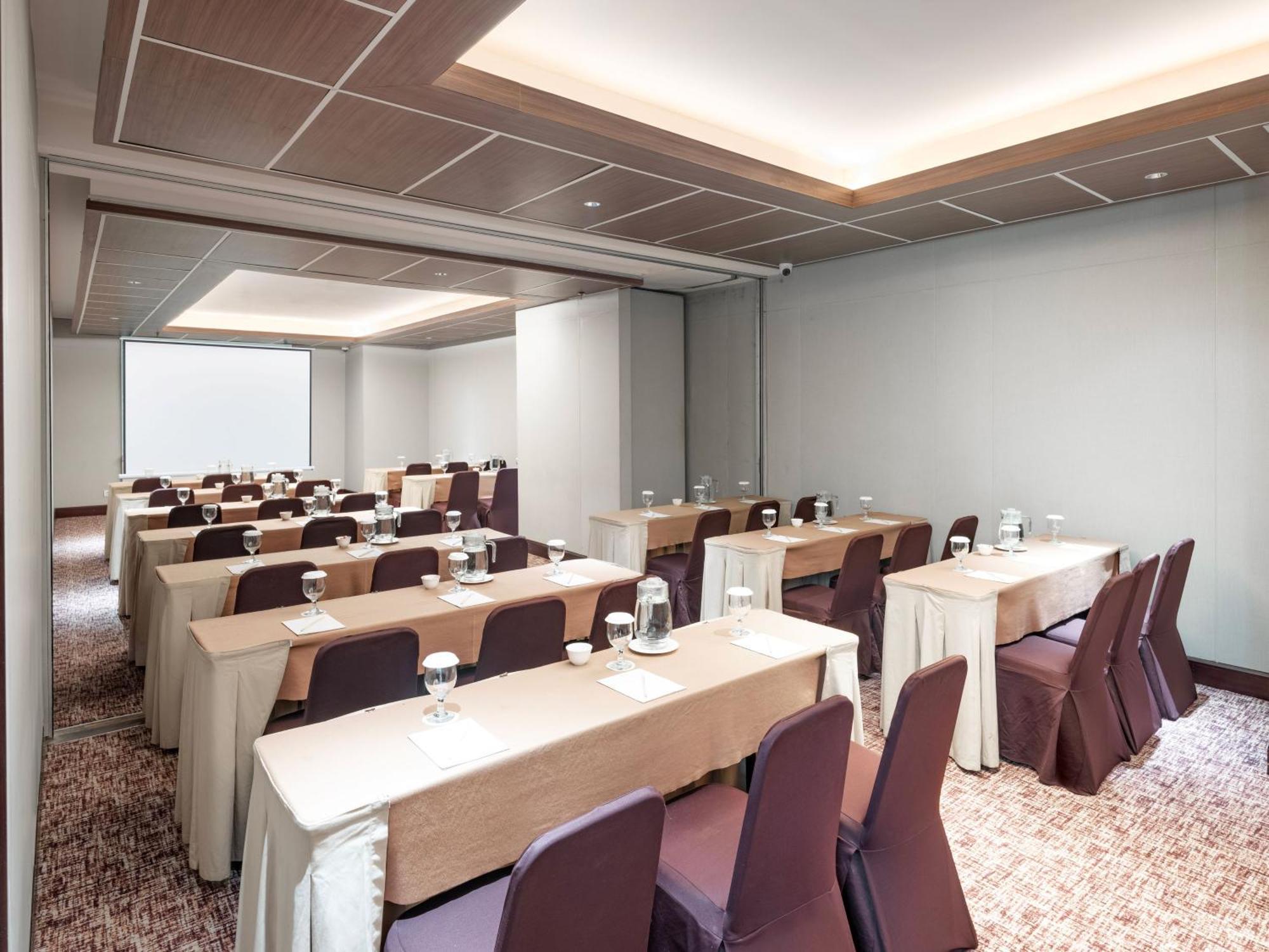 Santika Premiere Bintaro Serpong Exterior foto