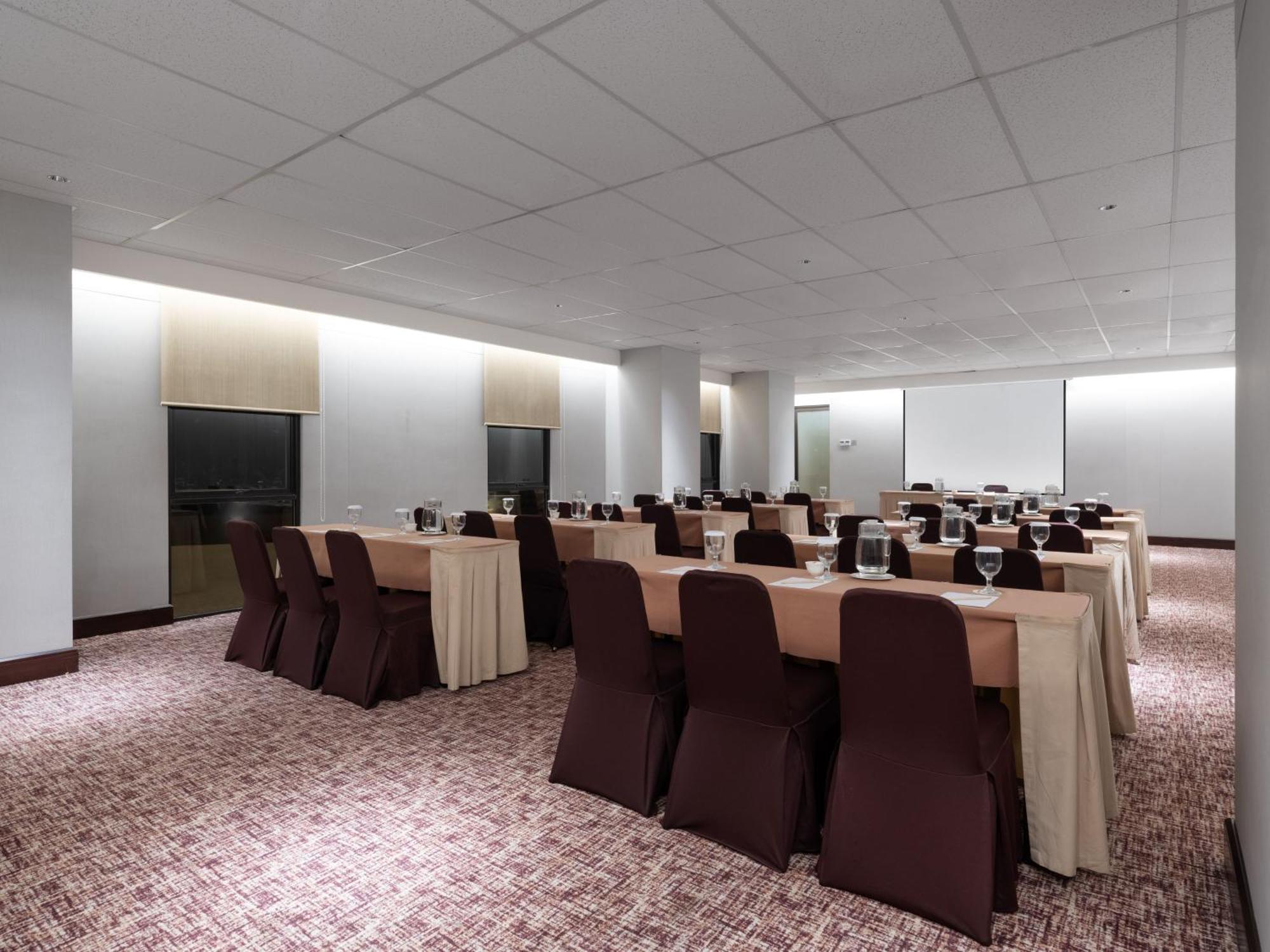 Santika Premiere Bintaro Serpong Exterior foto