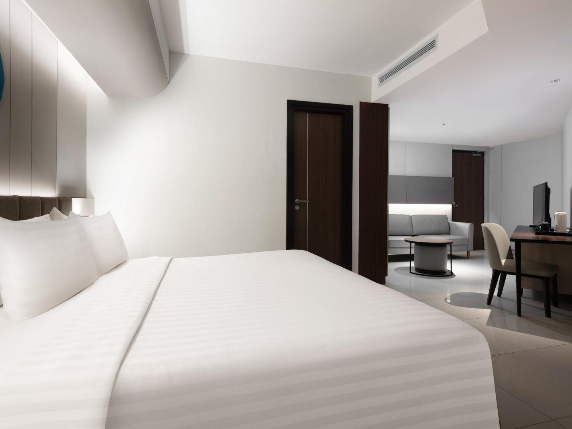 Santika Premiere Bintaro Serpong Exterior foto